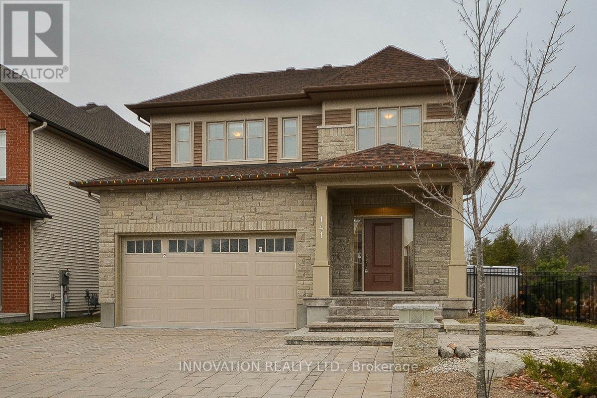 Photo principale - 141 Highbury Park Dr