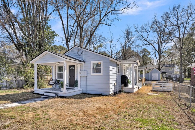 Building Photo - Charming Cottage with Modern Upgrades in H...