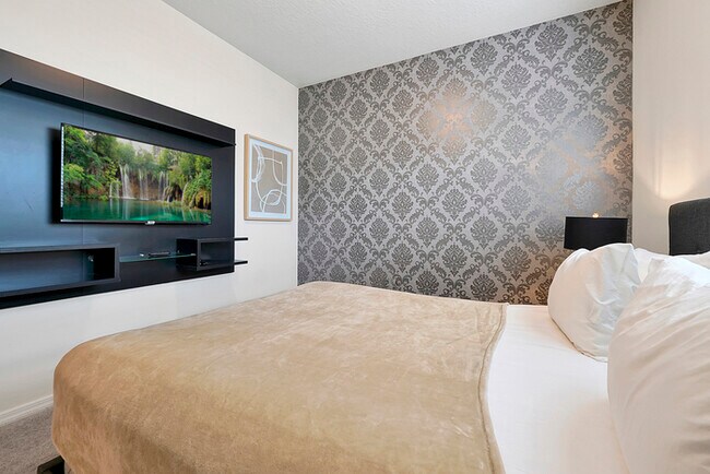 Building Photo - 7435 Oakmoss Loop