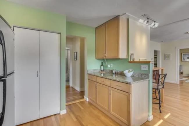 Building Photo - 22 Martin St