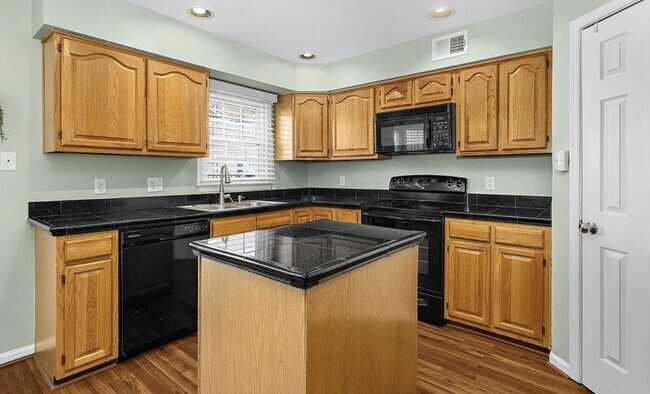 Foto del edificio - 251 St Michaels Cir