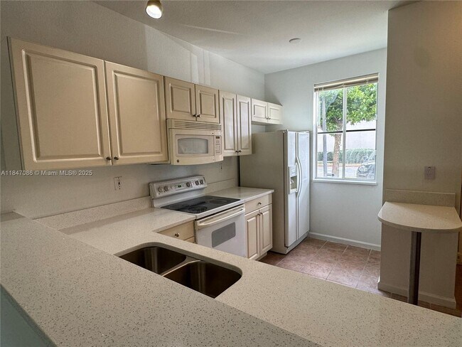 Foto del edificio - 17339 NW 7th Ave
