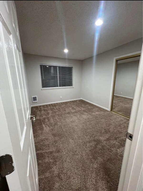 Foto principal - 14850 Oka Rd