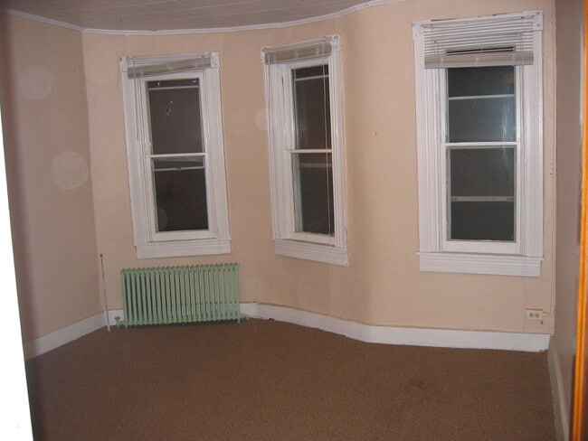 Building Photo - Three-Bedroom Townhome in Remington/Wyman ...