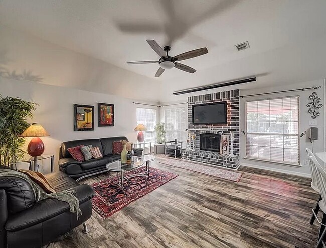 Building Photo - 5558 Mesa Verde Ct
