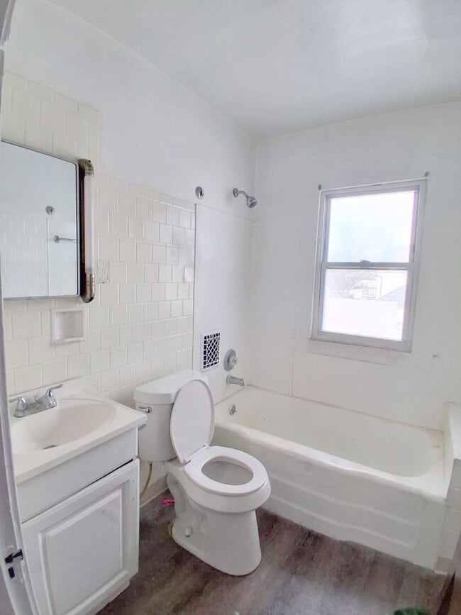 Building Photo - 4772 E 90th St