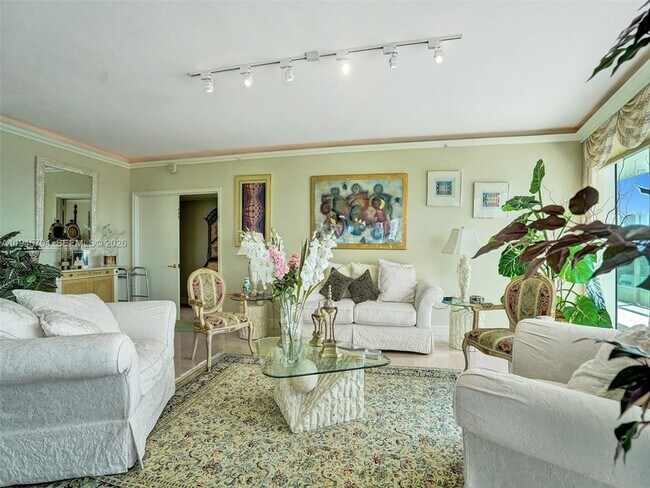 Foto del edificio - 19955 NE 38th Ct