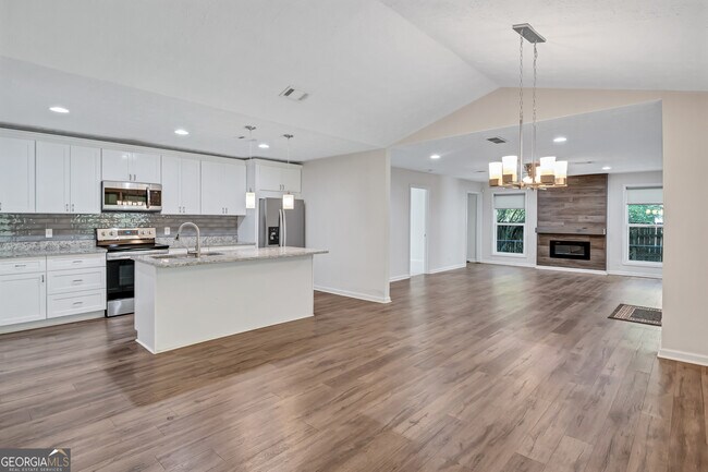 Building Photo - 5772 Lilburn Stone Mountain Rd