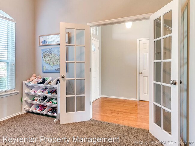 Building Photo - 3 br, 2 bath House - 12216 S 98th Av E