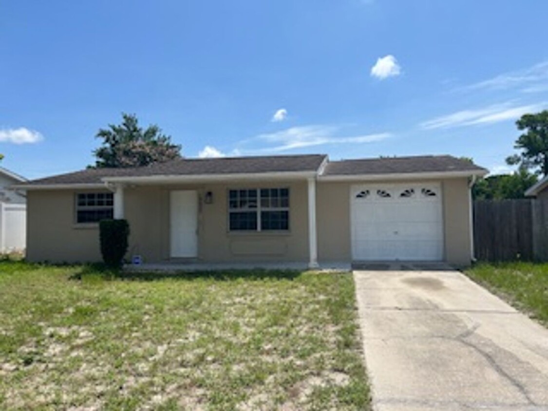 Foto principal - Well maintained 2/1 in a quiet neighborhood