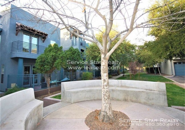 Foto del edificio - 615 E Portland St