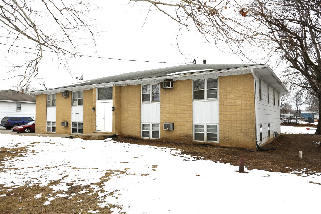 Building Photo - 4623 NW 62nd Ave