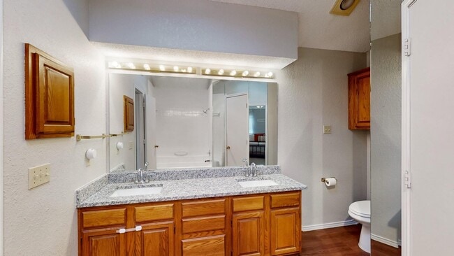 Building Photo - 2089 Bronco Ln