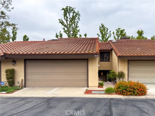 Building Photo - 1034 Romney Dr