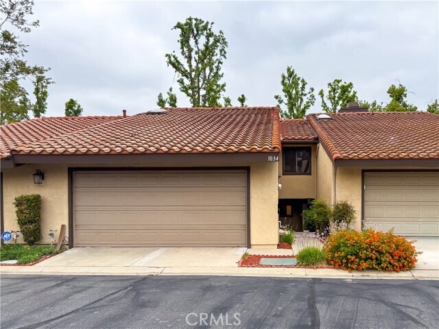 Foto del edificio - 1034 Romney Dr