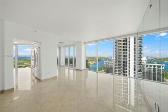 Building Photo - 4775 Collins Ave