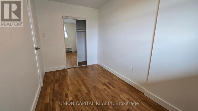 Building Photo - 407-230-1230 Oak St