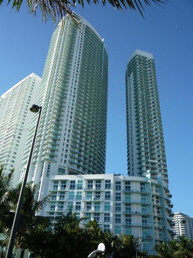 Primary Photo - 1900 N Bayshore Dr