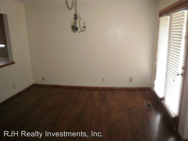 Foto del edificio - 2805 Shoreridge Ave
