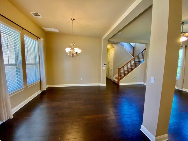 Foto del edificio - 3 Bedroom 2.5 Bathroom Detached Condo in South Austin!!