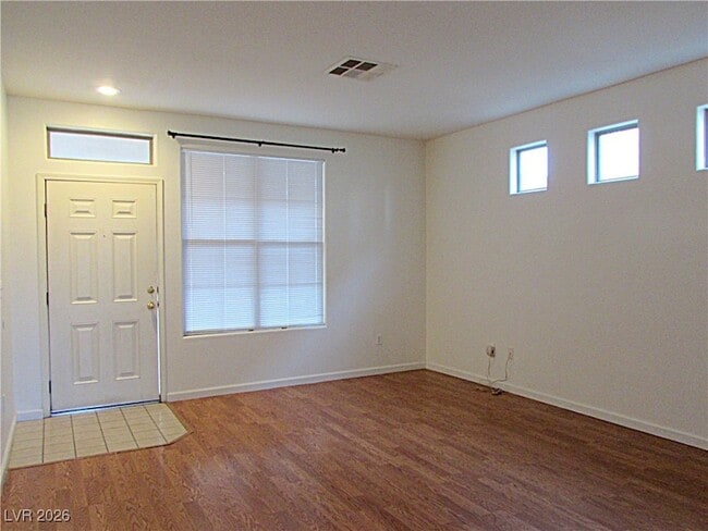 Foto del edificio - 4834 Villa Pescara St