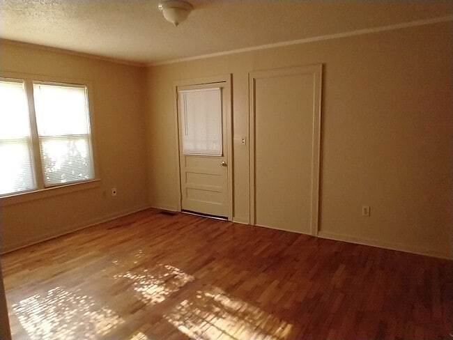 Building Photo - 5610 Blackwell Ave