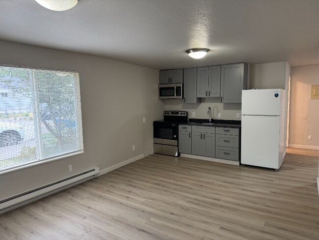 Foto del edificio - 1004 S Cloverdale St
