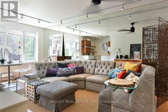 Building Photo - 10 Tennis Crescent