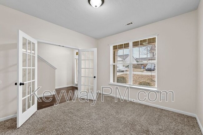 Building Photo - 307 Crown Heights Way