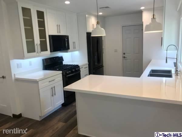 Building Photo - 2 br, 1 bath House - 1110 1/2 N Benton Way