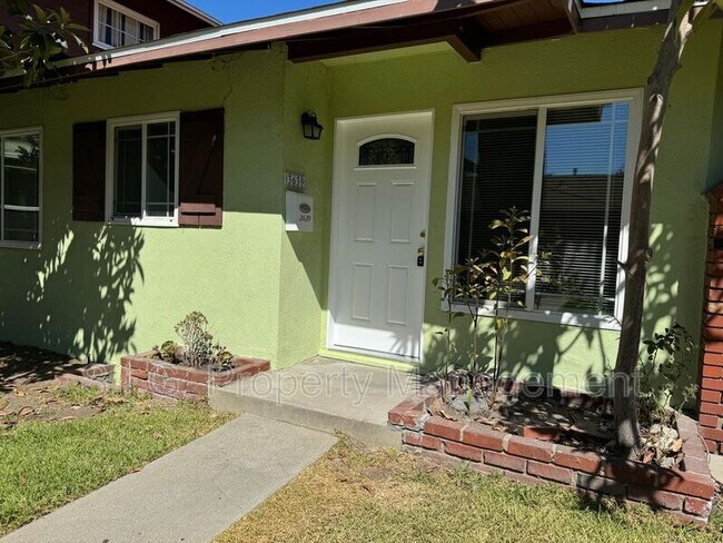Building Photo - 3639 Valihi Way