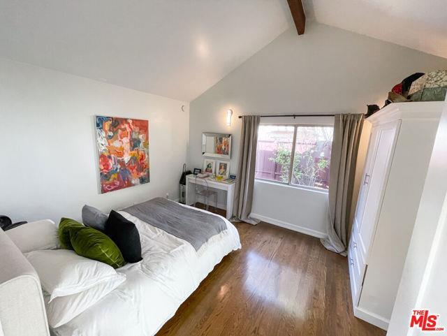 Foto del edificio - 728 Westbourne Dr