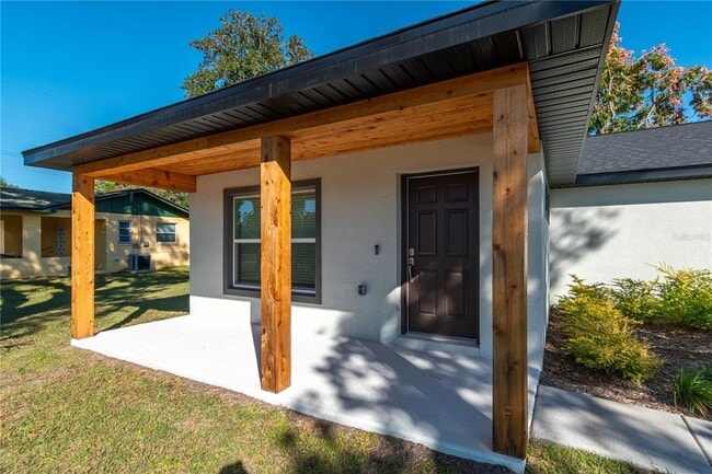 Building Photo - 519 SW 19th Ave