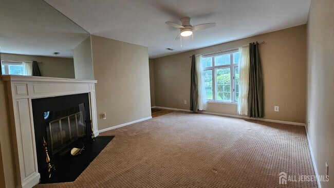 Foto del edificio - 3 Rutland Ln
