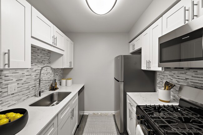 Juego completo de electrodomésticos de cocina - Residences at Grand Blanc