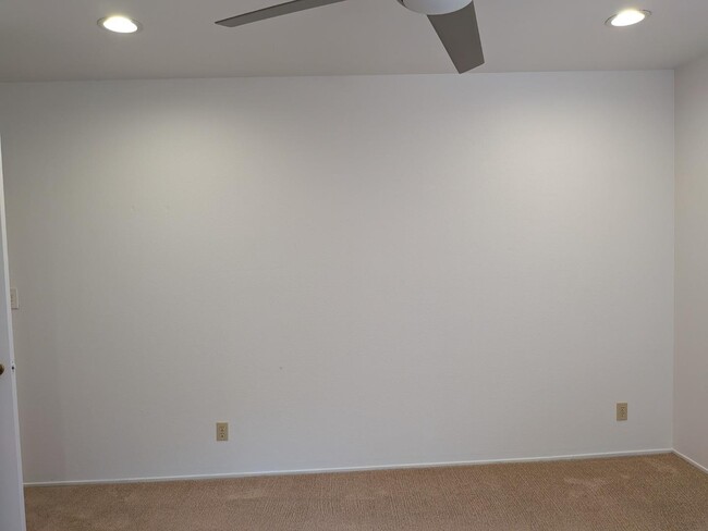 Building Photo - 217 Ada Ave