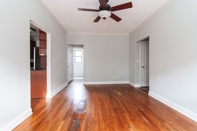 Foto del edificio - 736 W Addison St