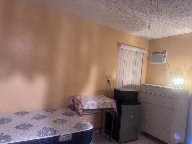 Foto del edificio - 6560 Grant Ct