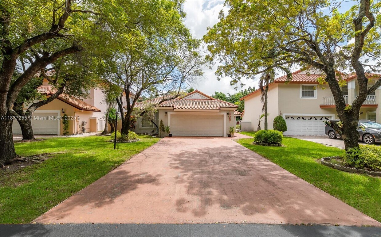 Foto principal - 10387 NW 43rd Terrace