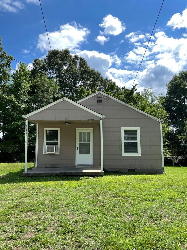 Building Photo - 1514 Sloan St