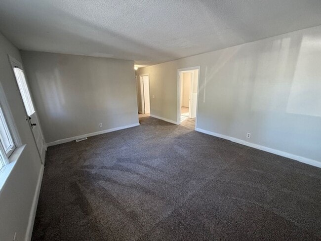 Building Photo - 7203 Patricia Dr