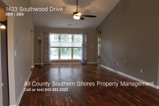 Building Photo - 1423 Southwood Dr