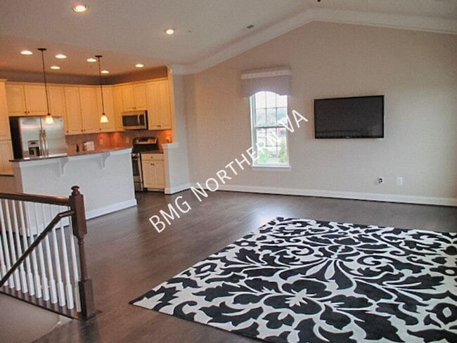 Foto del edificio - 24688 Hutchinson Farm Dr