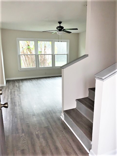 Building Photo - 201 Westbrooke Court #4 (Westbrooke Townho...