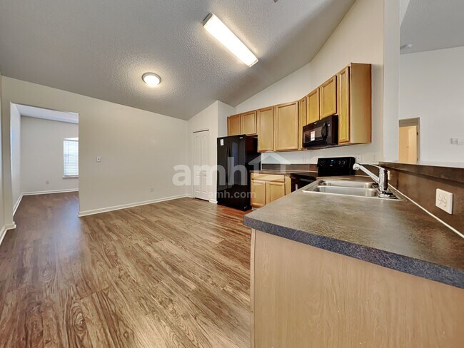 Foto del edificio - 6625 Skyler Jean Drive