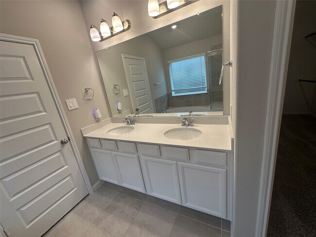 Foto del edificio - 3435 Dry Creek Dr