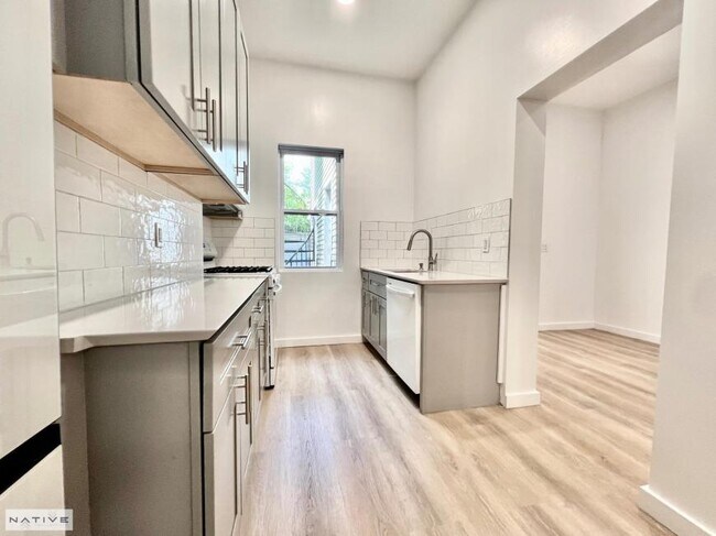 Foto del edificio - 1 bedroom in BROOKLYN NY 11222