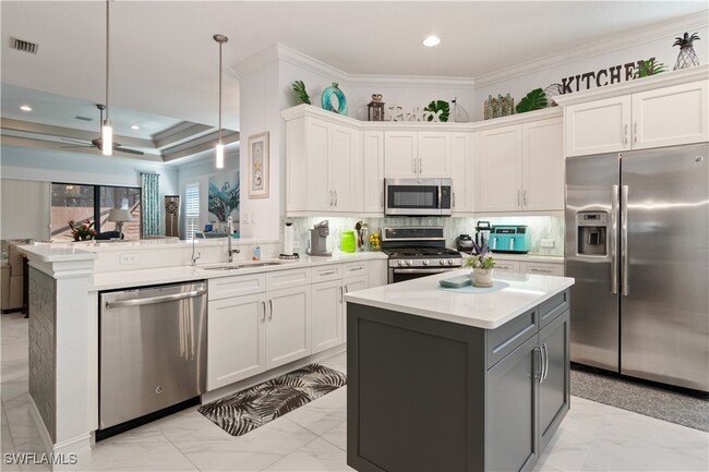 Building Photo - 6604 Roma Way