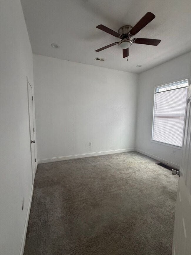 Foto del edificio - 2 Bedroom 1 Bath unit located in South End of Saint Joseph Mo