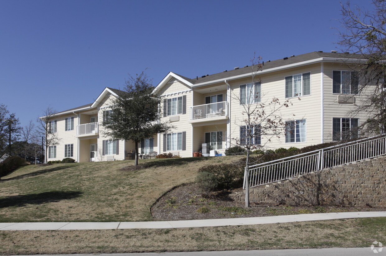 Holiday Atria Apartments in Round Rock, TX